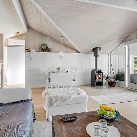 2 Bedroom Stunning In Vaeggerlose