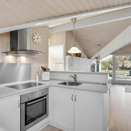 2 Bedroom Gorgeous In Vaeggerlose