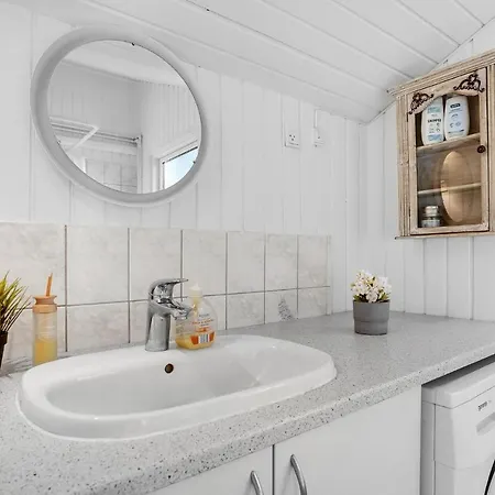 2 Bedroom Gorgeous In Vaeggerlose *